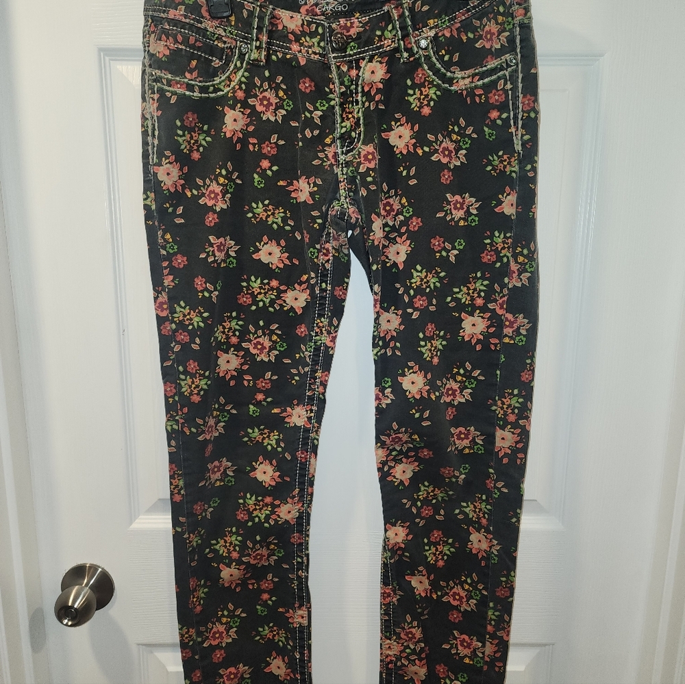Miss Me Dark Jeans with Floral Accents CARGO ankle Skinny Sz. 30 Vintage Look - Picture 3 of 6